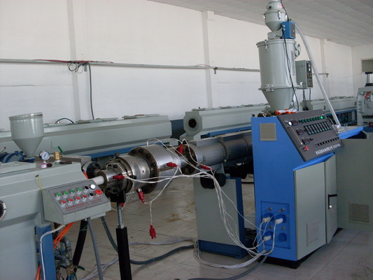 Plastic Pipe Single Screw Extruder , PPR / HDPE Pipe Extrusion Machine